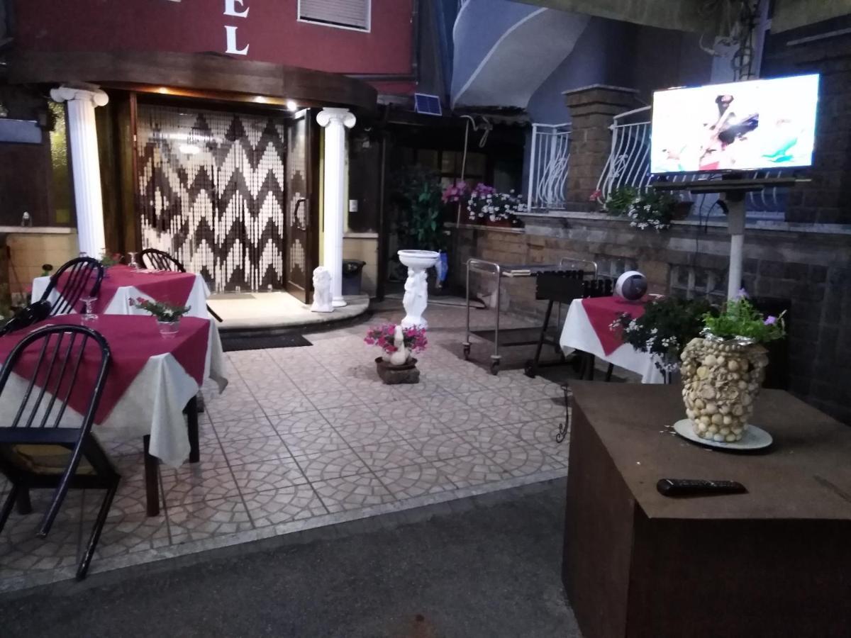 גרוטמינרדה Hotel La Carina מראה חיצוני תמונה