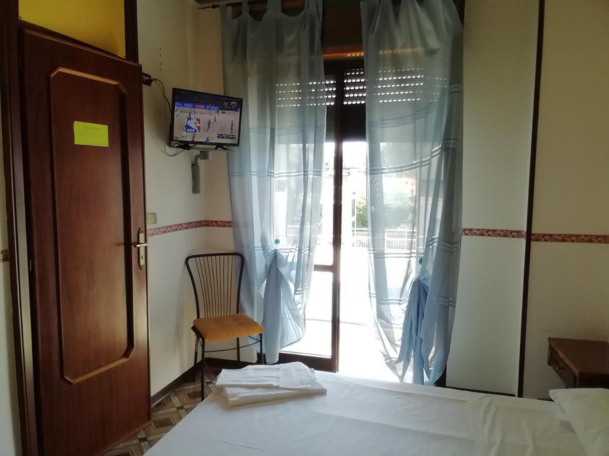 גרוטמינרדה Hotel La Carina מראה חיצוני תמונה