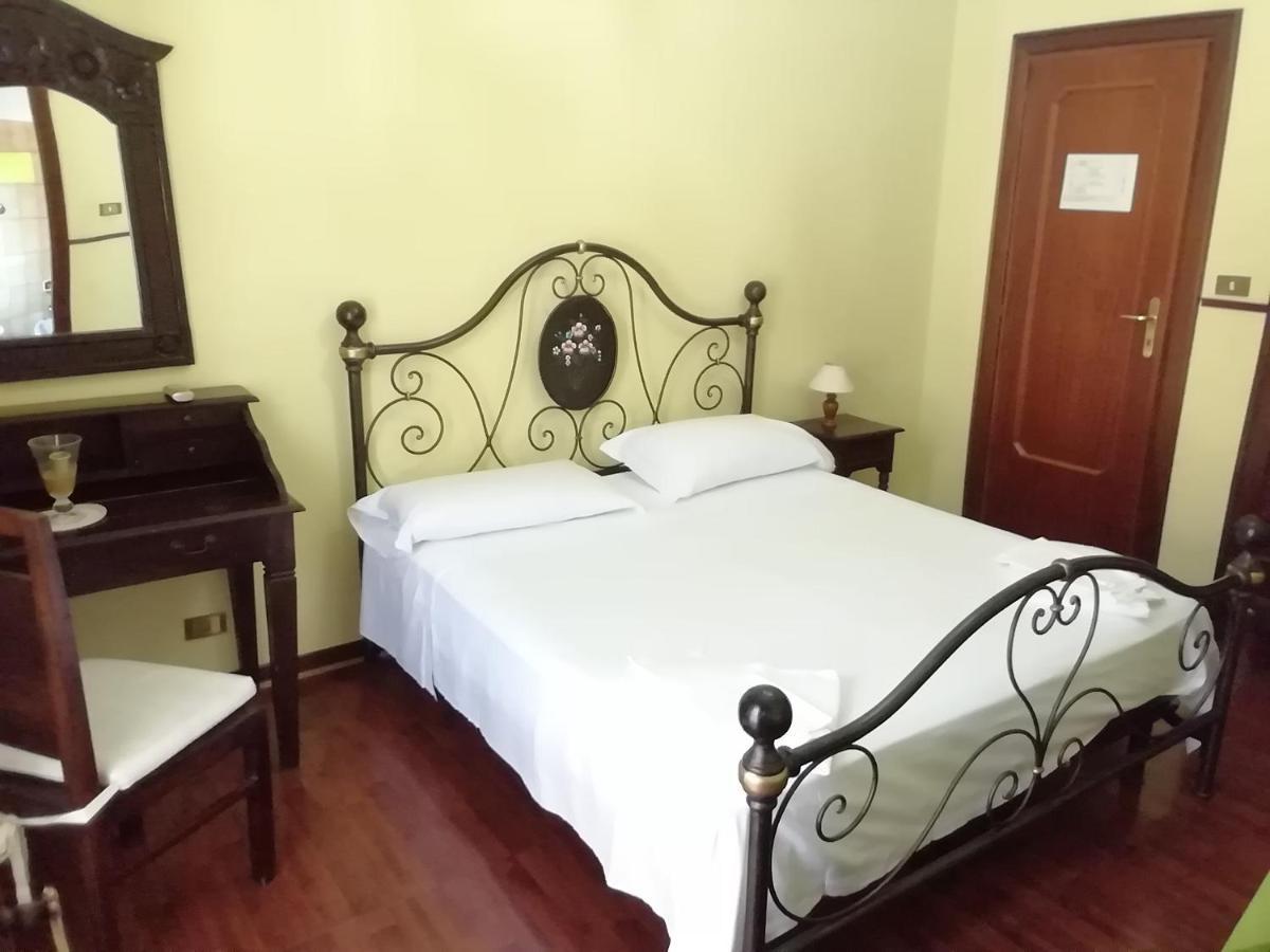 גרוטמינרדה Hotel La Carina מראה חיצוני תמונה